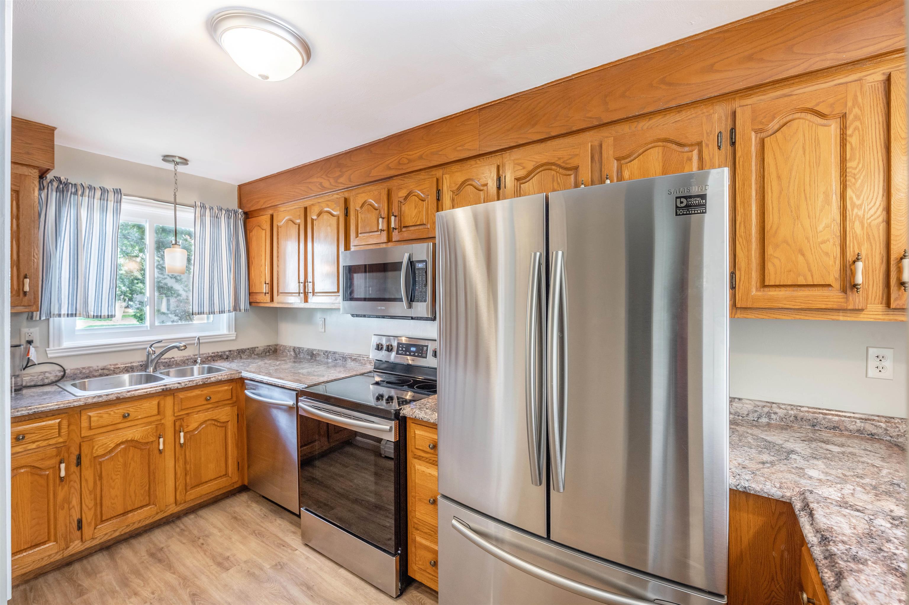 86 Shelburne Road, Unit 86 Merrimack, NH 03054 - Photo 7 of 19