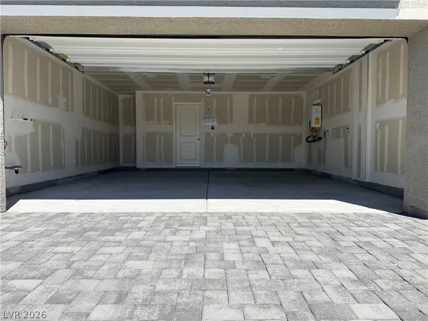 $2,650 | 2626 Blue Dawn Falls Avenue, North Las Vegas, NV 89081