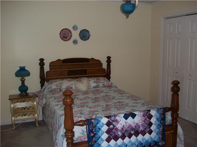 3050 Nicole Road Clarksville, TN 37040 - Photo 15 of 20 Large 3rd bedroom with room for big furniture