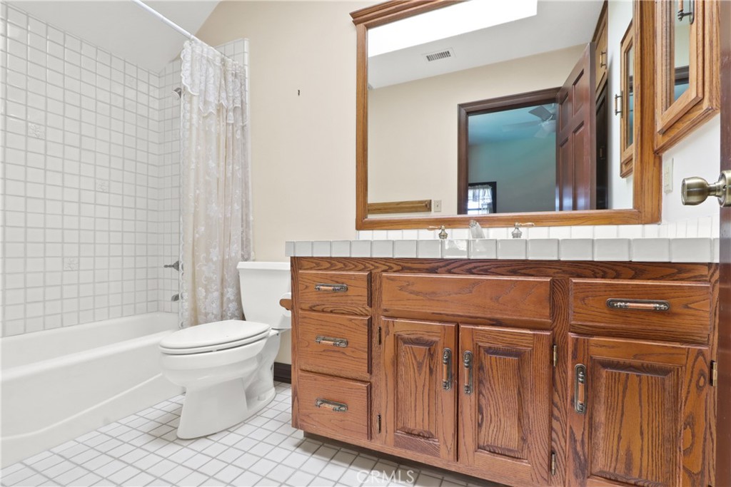 3142 Quail Run Road Rossmoor, CA 90720 - Photo 28 of 35 Bath in bedroom 3