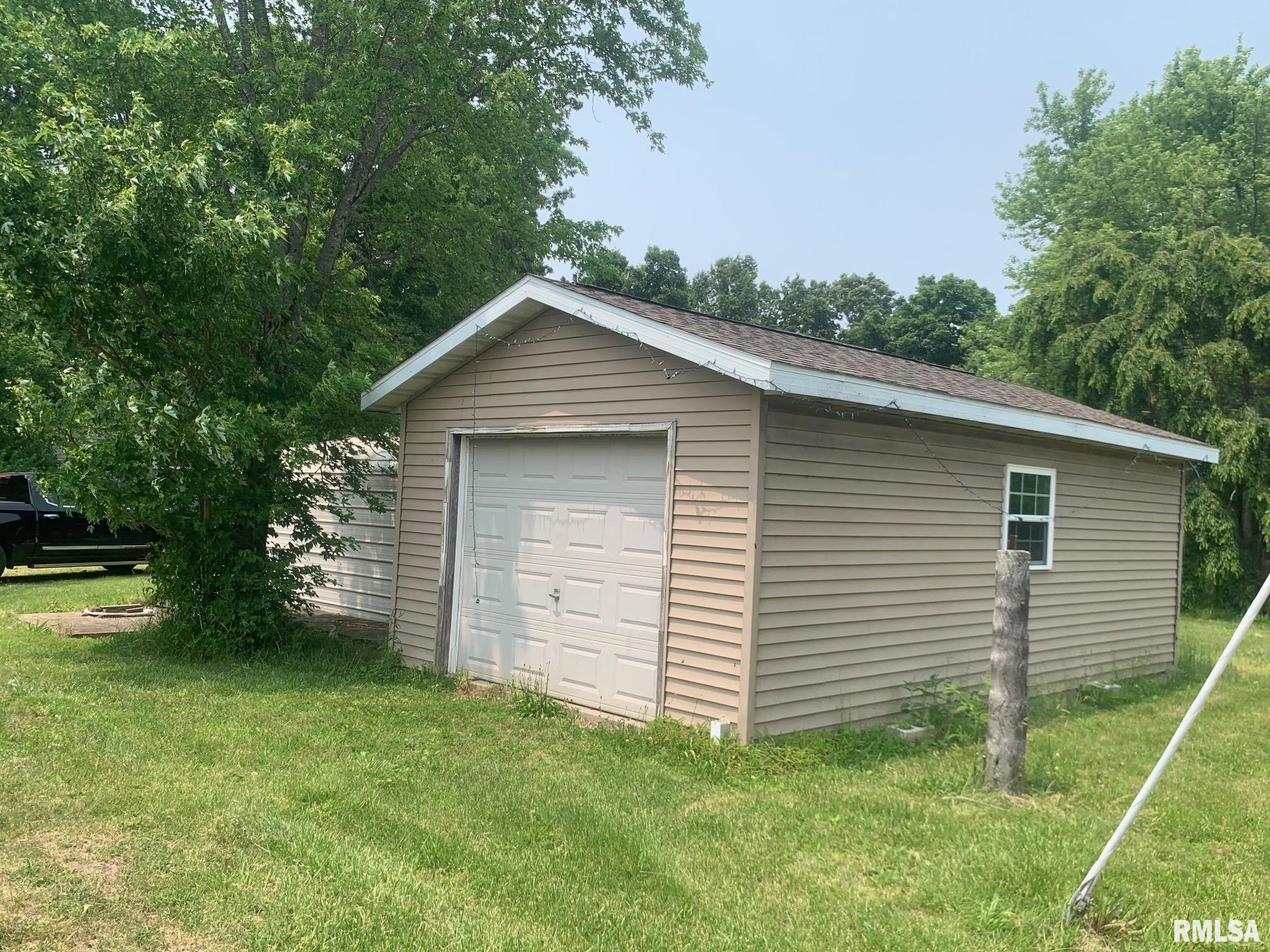 27425 Quarton Road Palmyra, IL 62674 - Photo 24 of 39