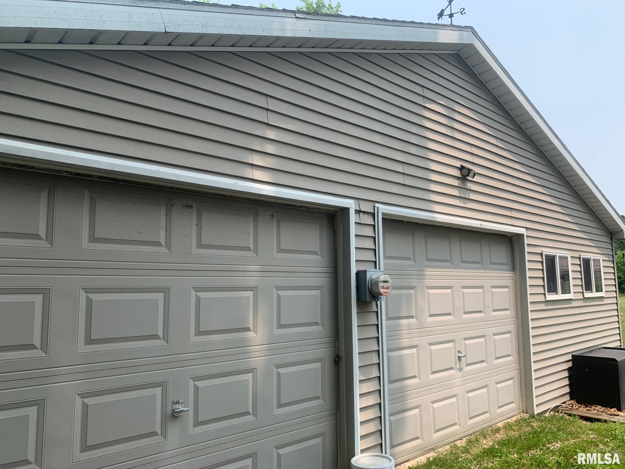 27425 Quarton Road Palmyra, IL 62674 - Photo 4 of 39