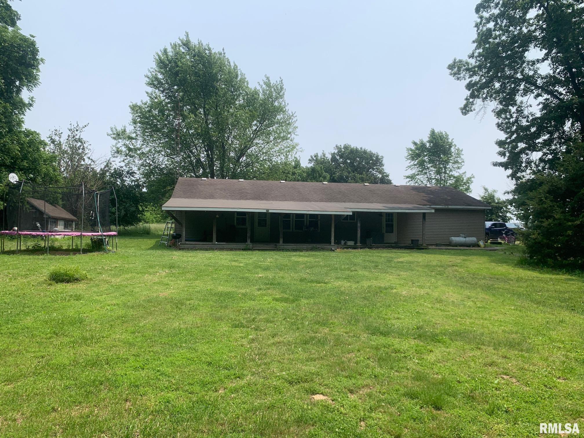 27425 Quarton Road Palmyra, IL 62674 - Photo 5 of 39