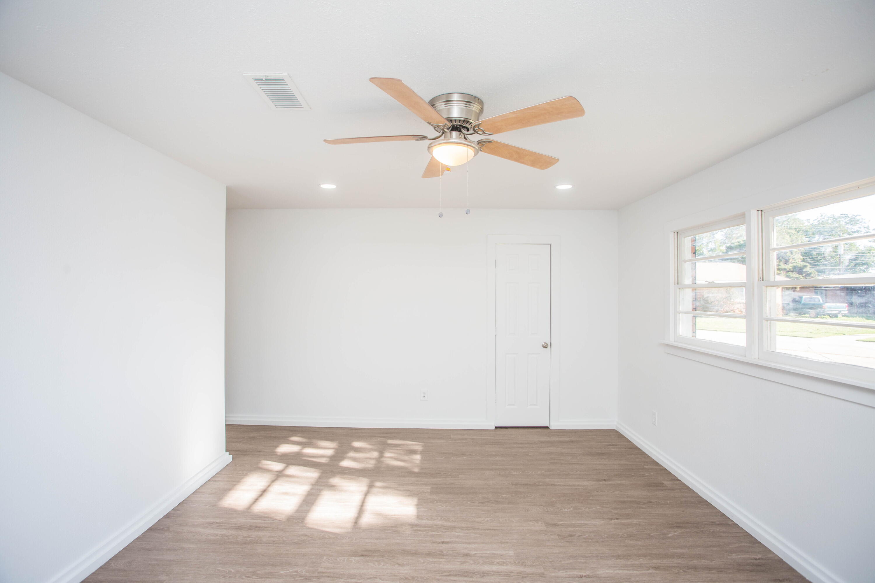 6004 Vernon Avenue Lubbock, TX 79412 - Photo 31 of 34 a view of an empty room