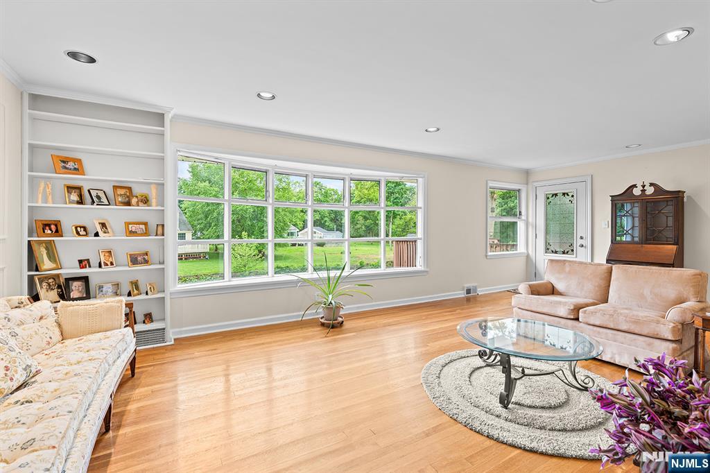 226 Mulberry Place Ridgewood, NJ 07450 - Photo 8 of 46
