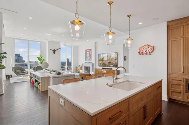 $2,595,000 | 1111 West River Parkway, Unit 31B, Minneapolis, MN 55415