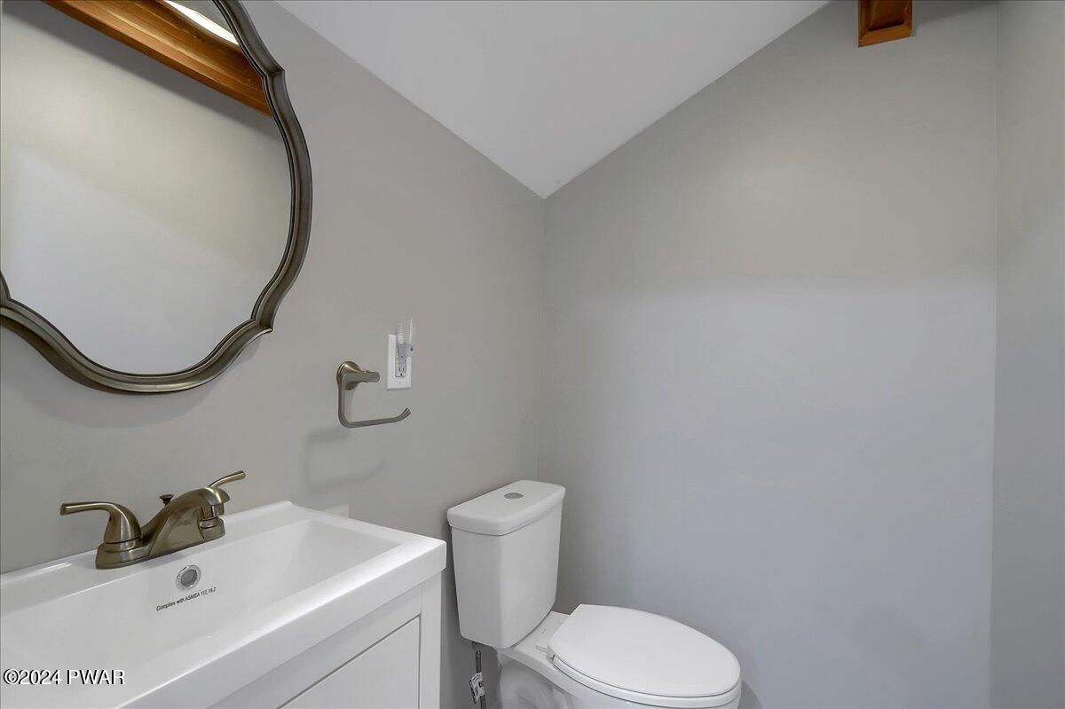 226 Maple Ridge Drive Hawley, PA 18428 - Photo 23 of 38
