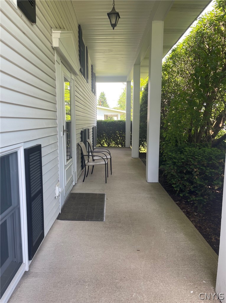 576 Stoneleigh Road Oneida, NY 13421 - Photo 2 of 43 Front porch