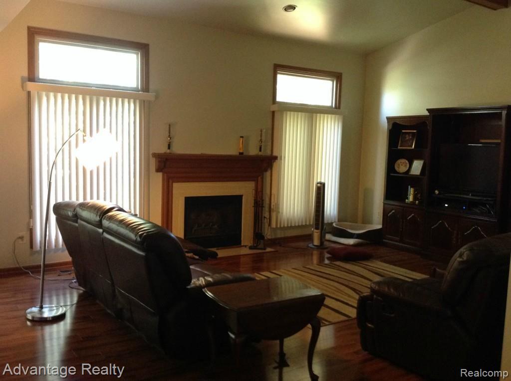 420 Mayapple Court Rochester, MI 48307 - Photo 3 of 24 Great room