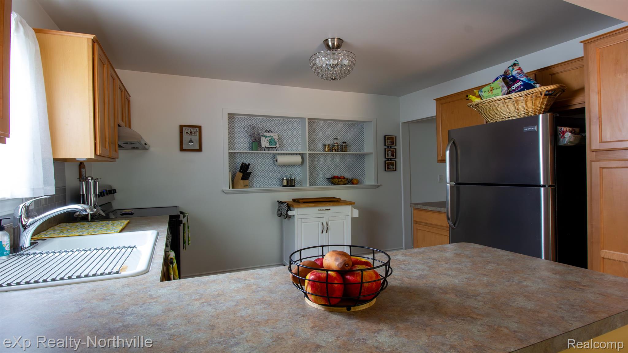 41836 Cherry Hill Road Novi, MI 48375 - Photo 3 of 10 Gallery Image 3