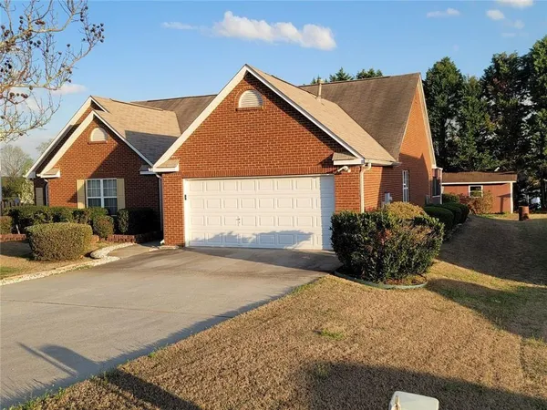 $350,000 | 3520 Stagecoach Pass, Ellenwood, GA 30294