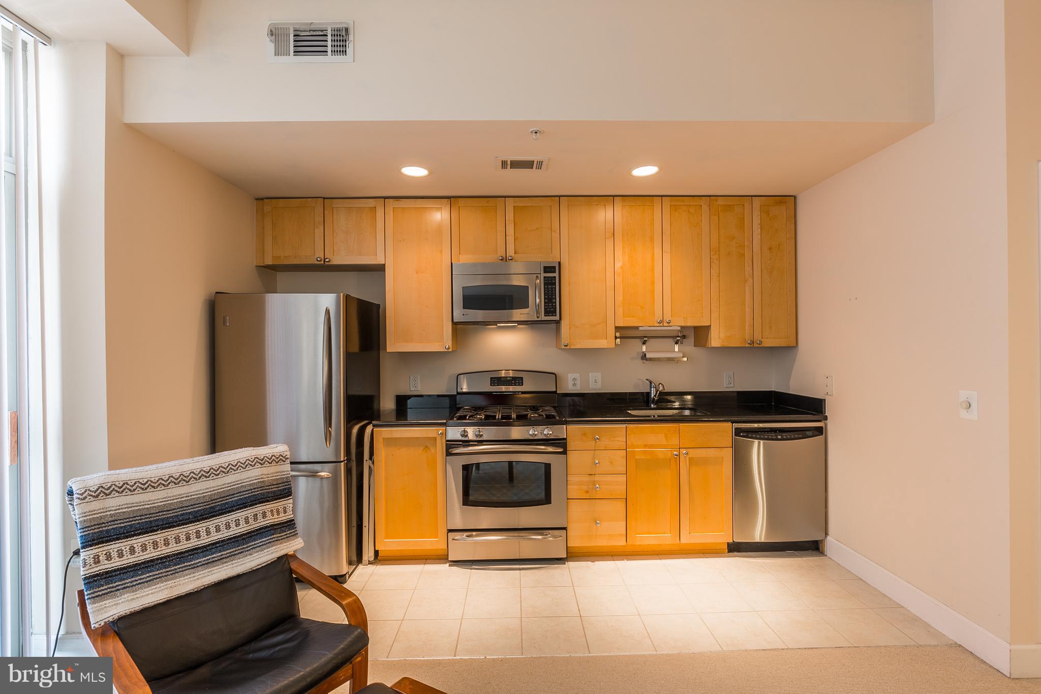 3600 South Glebe Road, Unit 602W Arlington, VA 22202 - Photo 5 of 30 Kitchen