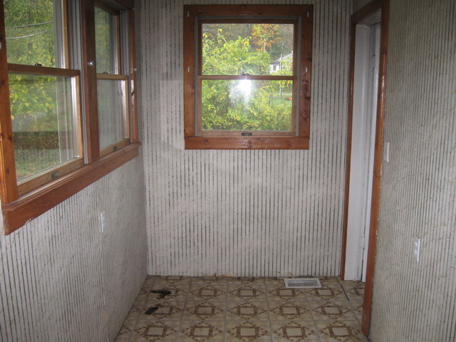 602 Mill Road Pembroke, VA 24136 - Photo 9 of 11 PORCH