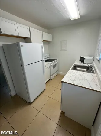 $1,600 | 2535 Parkway Street, Fort Myers, FL 33901