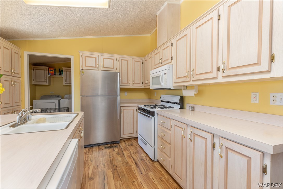 2161 Egar Road Golden Valley, AZ 86413 - Photo 5 of 41