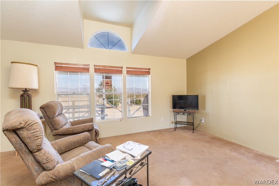 2161 Egar Road Golden Valley, AZ 86413 - Photo 8 of 41