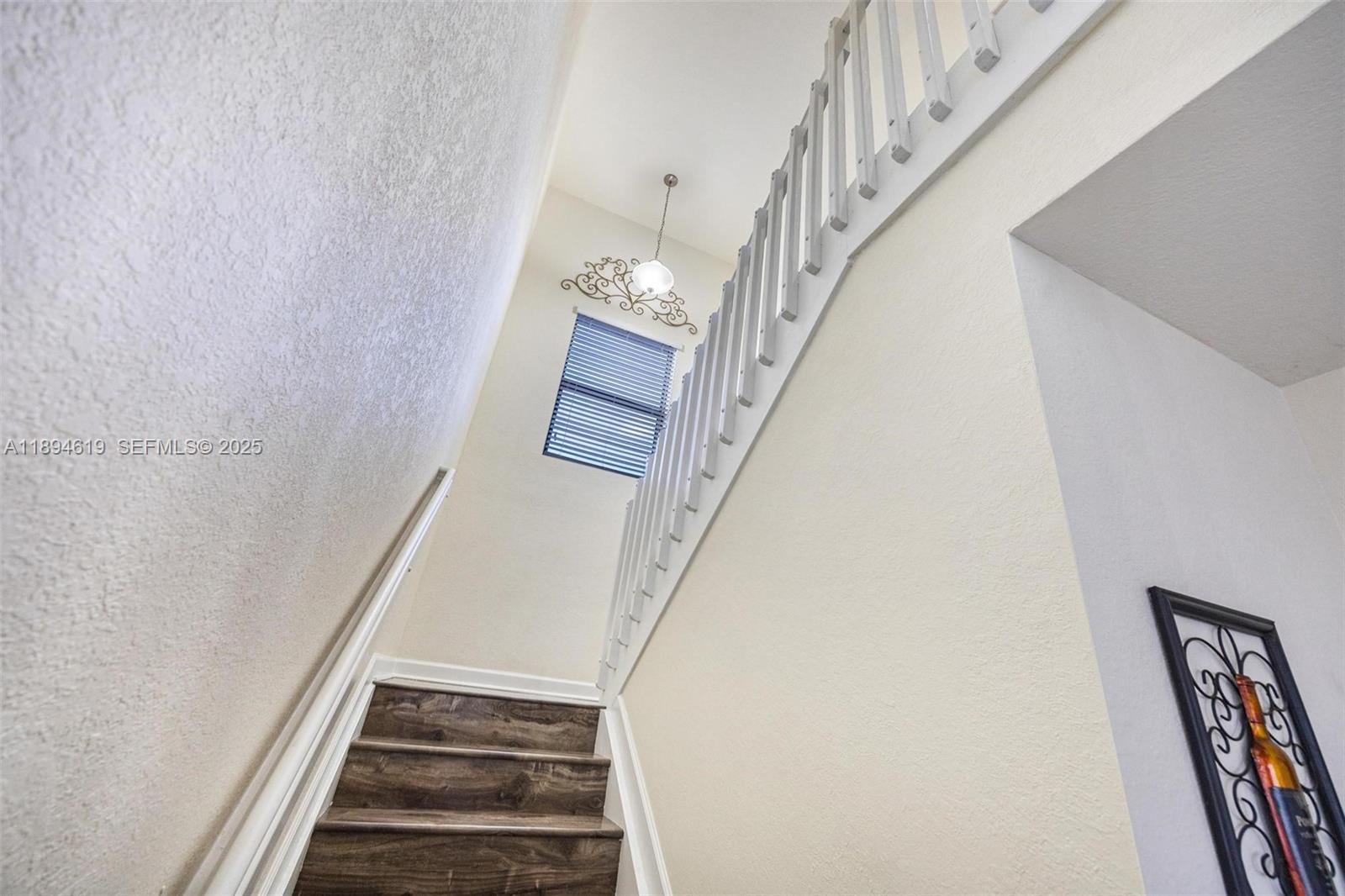 415 Southeast 34th Terrace Homestead, FL 33033 - Photo 19 of 60 a view of entryway