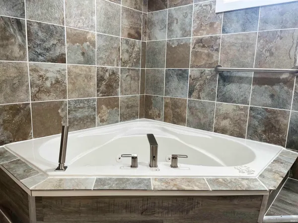 $390,000 | 410 Westcreek Drive, Warsaw, IN 46580