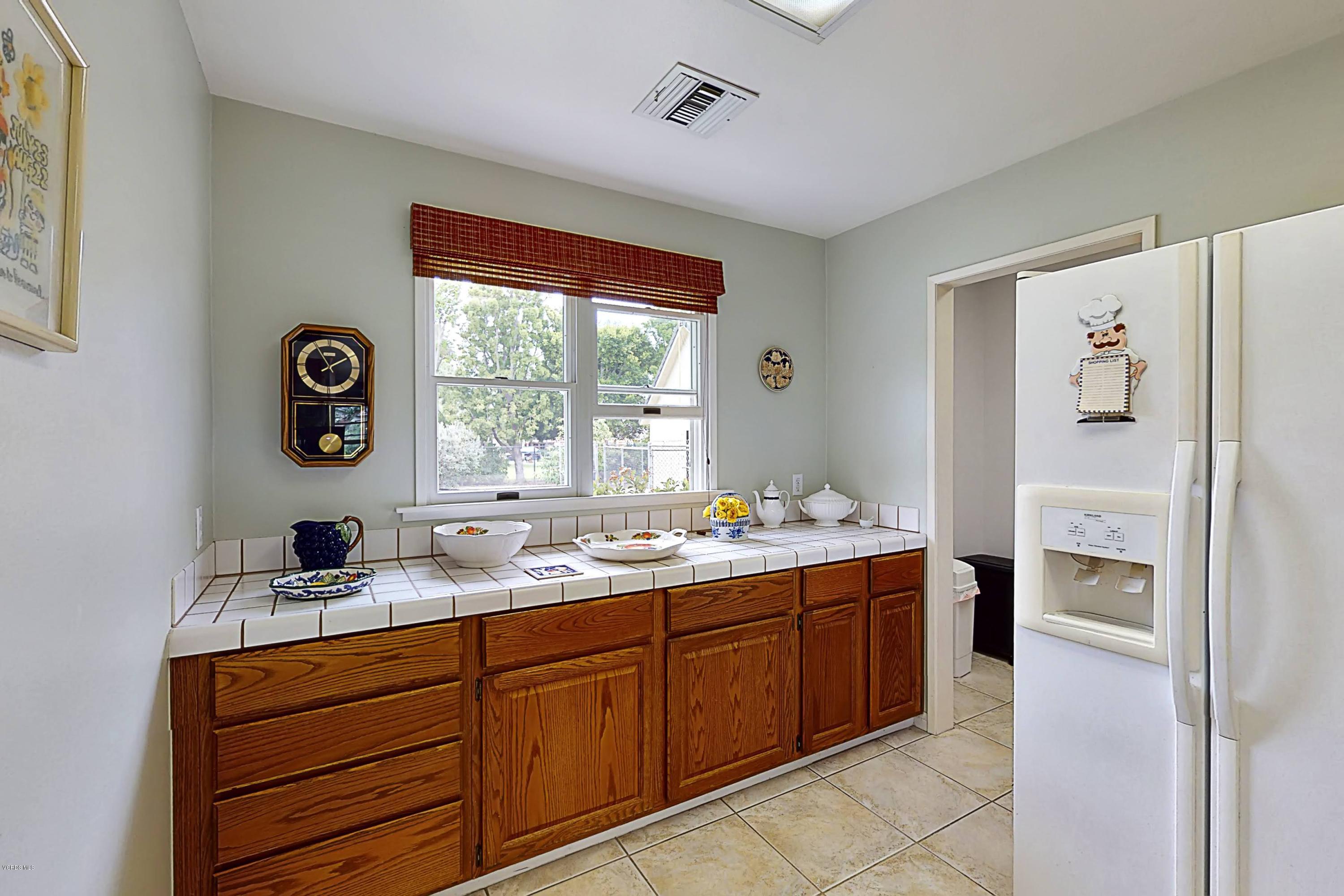 679 Crestview Avenue Camarillo, CA 93010 - Photo 11 of 38 679-Crestview-Ave-Camarillo-CA-93010-Uni