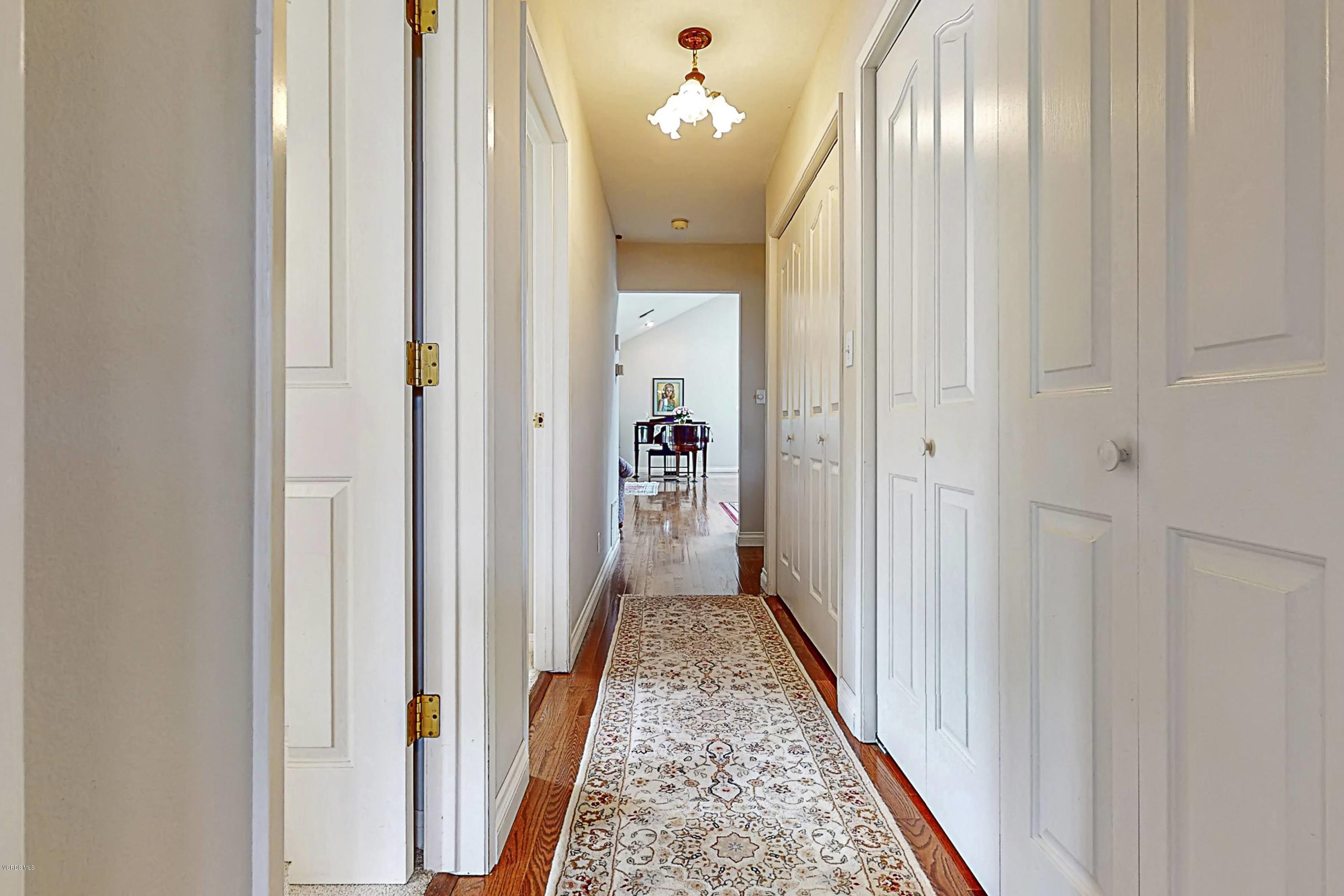 679 Crestview Avenue Camarillo, CA 93010 - Photo 12 of 38 679-Crestview-Ave-Camarillo-CA-93010-Uni