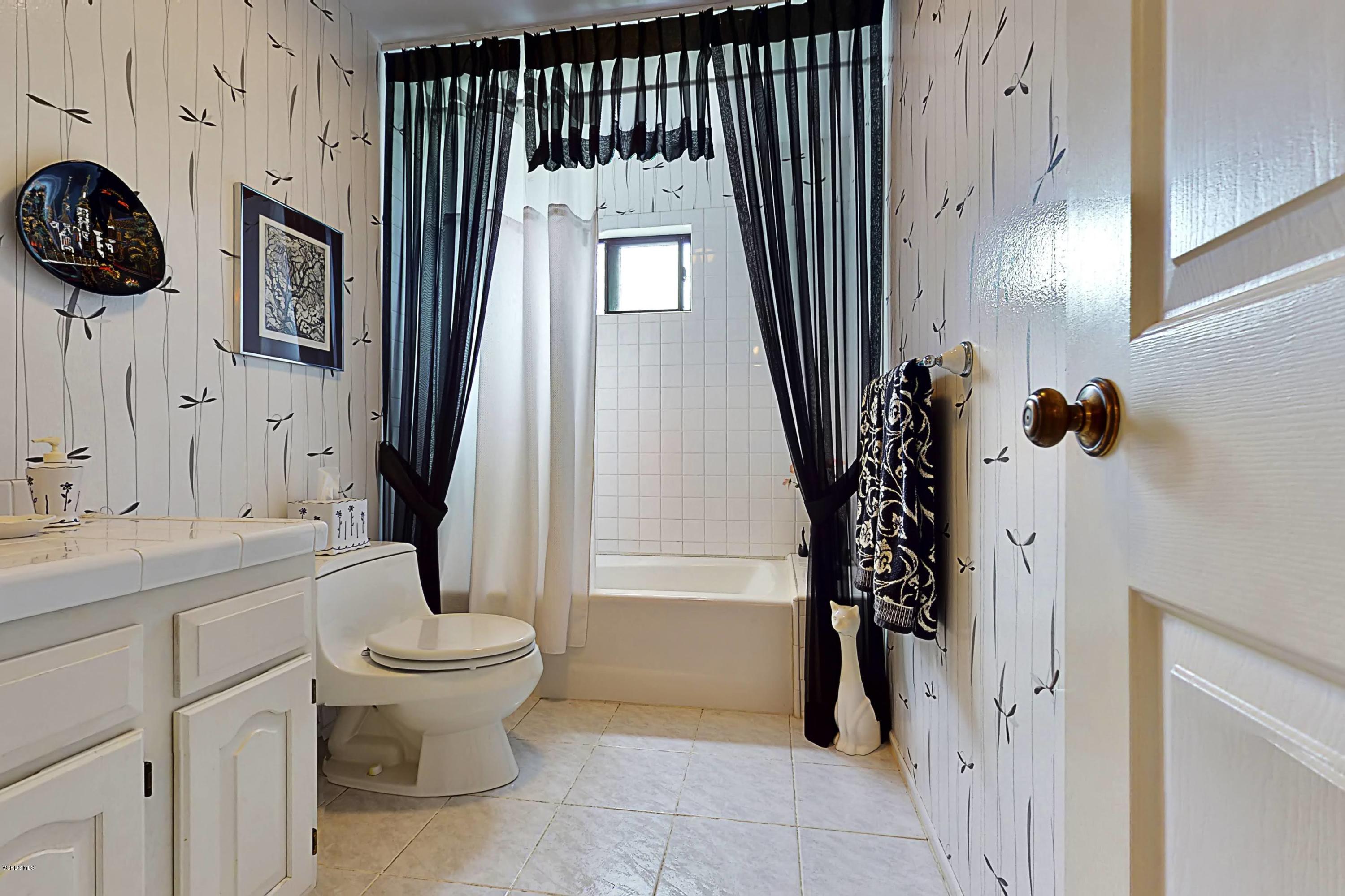 679 Crestview Avenue Camarillo, CA 93010 - Photo 14 of 38 679-Crestview-Ave-Camarillo-CA-93010-Uni