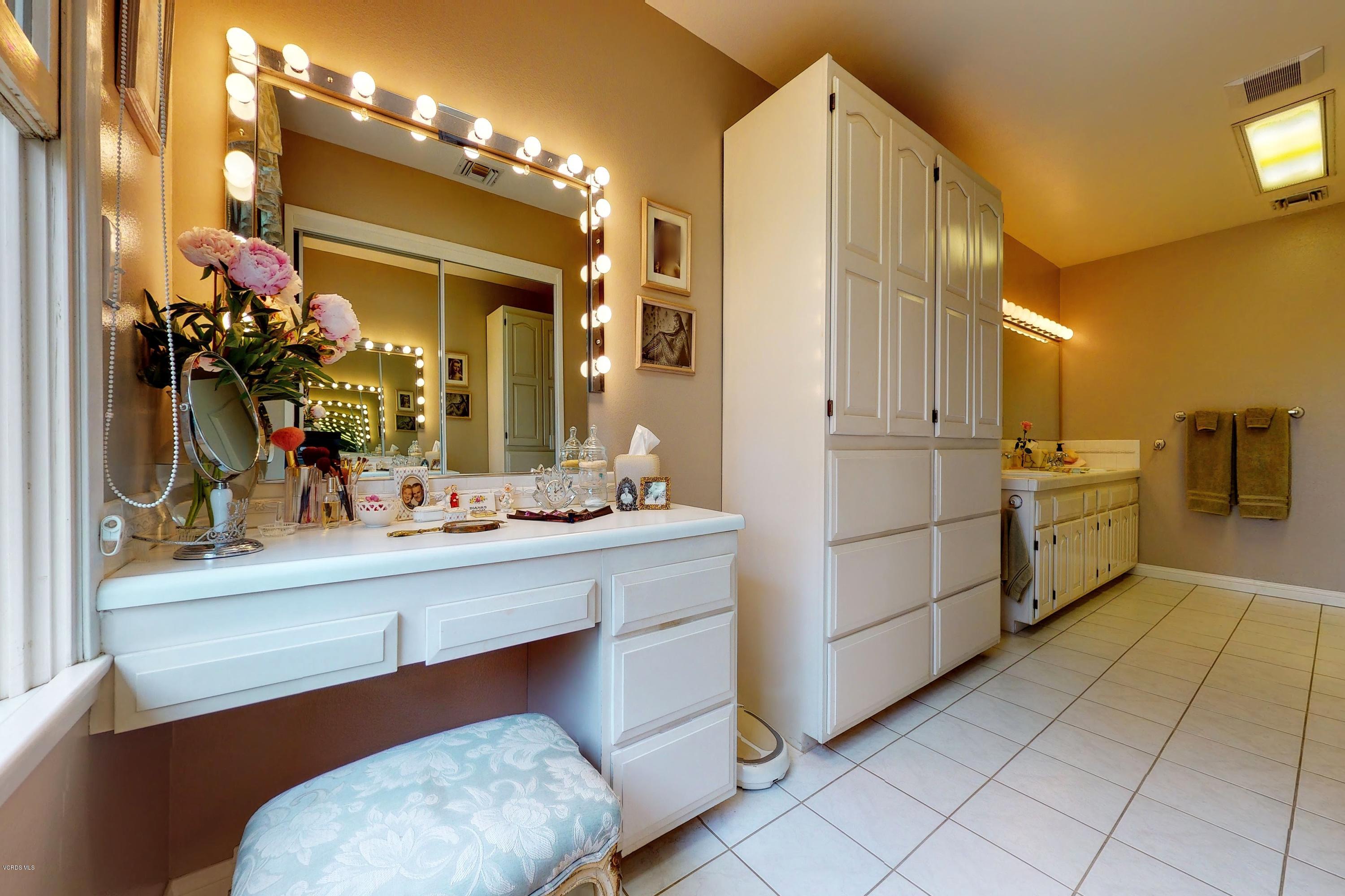 679 Crestview Avenue Camarillo, CA 93010 - Photo 19 of 38 679-Crestview-Ave-Camarillo-CA-93010-Uni