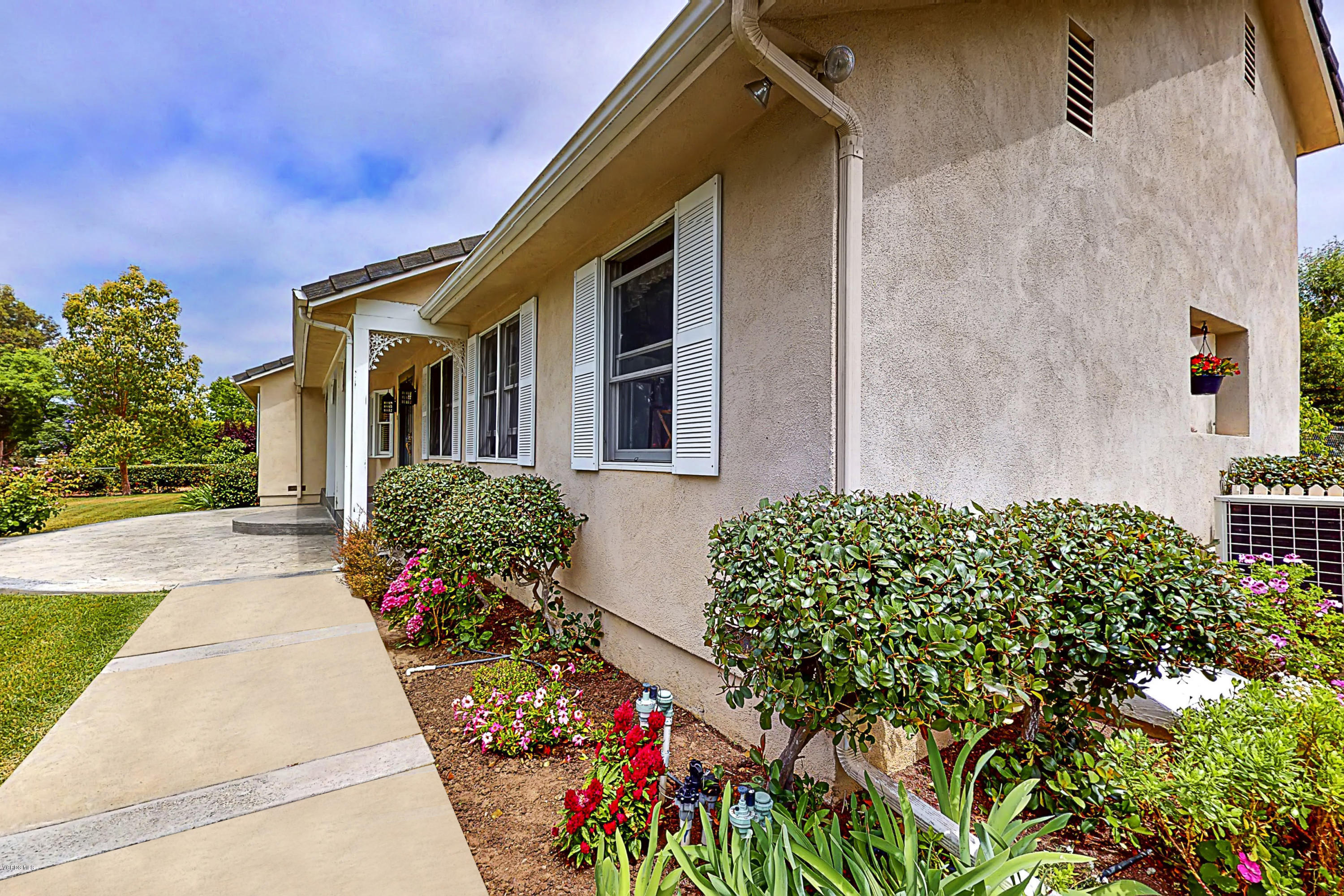 679 Crestview Avenue Camarillo, CA 93010 - Photo 3 of 38 vs-170-679-crestview-image-4