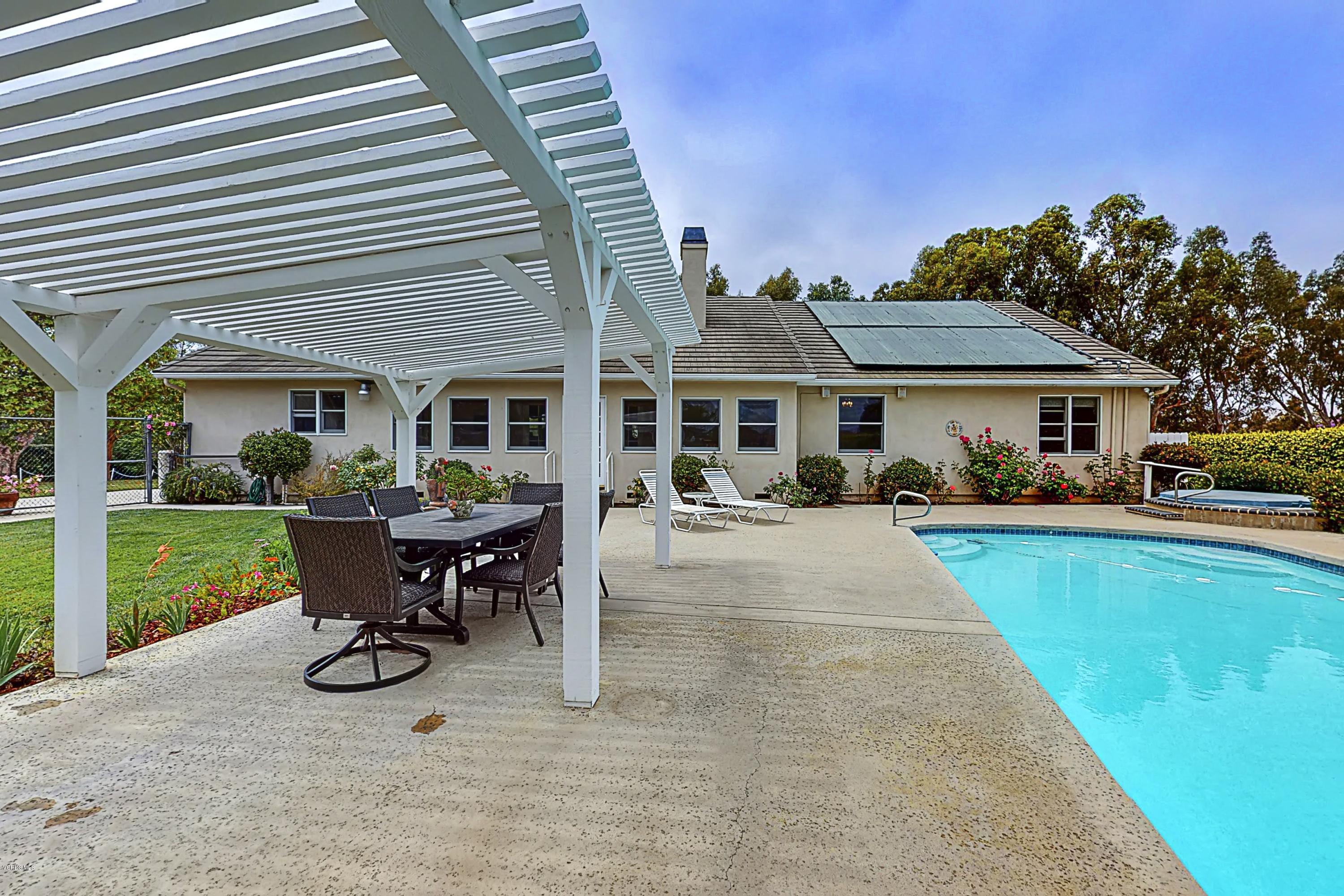 679 Crestview Avenue Camarillo, CA 93010 - Photo 21 of 38 679-Crestview-Ave-Camarillo-CA-93010-Uni