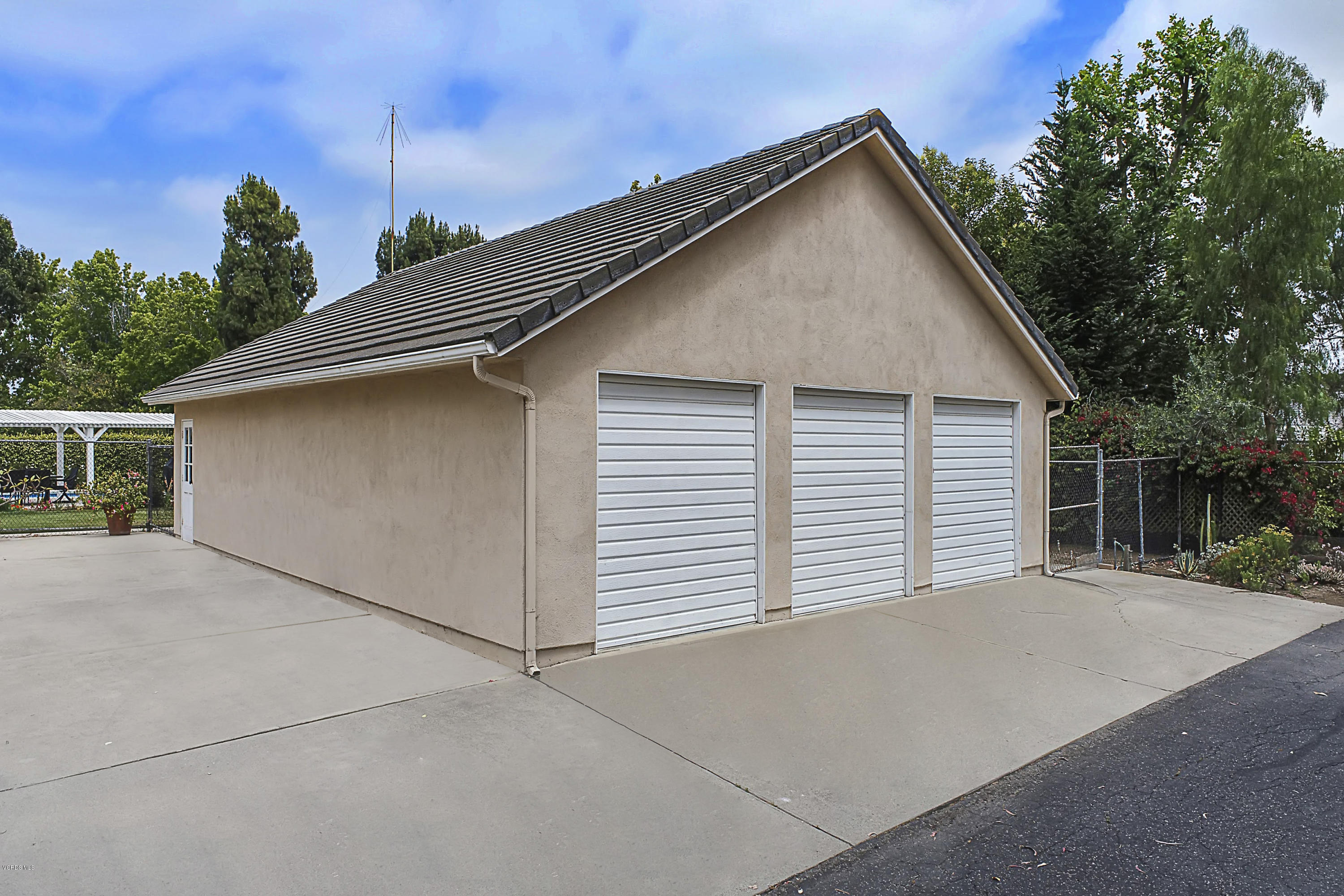 679 Crestview Avenue Camarillo, CA 93010 - Photo 28 of 38 vs-170-679-crestview-image-1