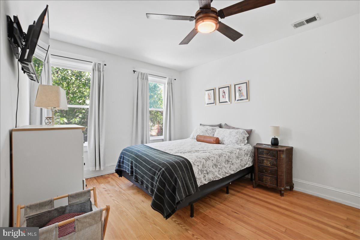 939 15th Street Southeast Washington, DC 20003 - Photo 14 of 19