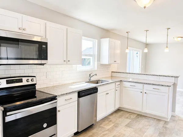 $329,900 | 2832 Sycamore River Drive, Fowlerville, MI 48836