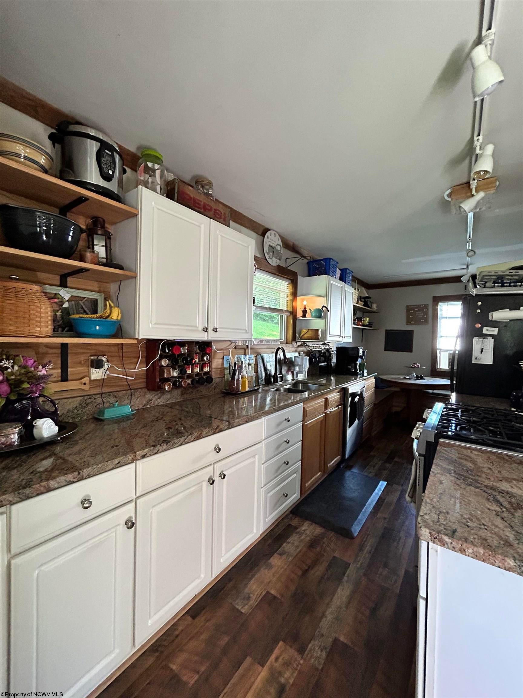 465 Douglas Road Thomas, WV 26292 - Photo 7 of 24 Gallery Image 7