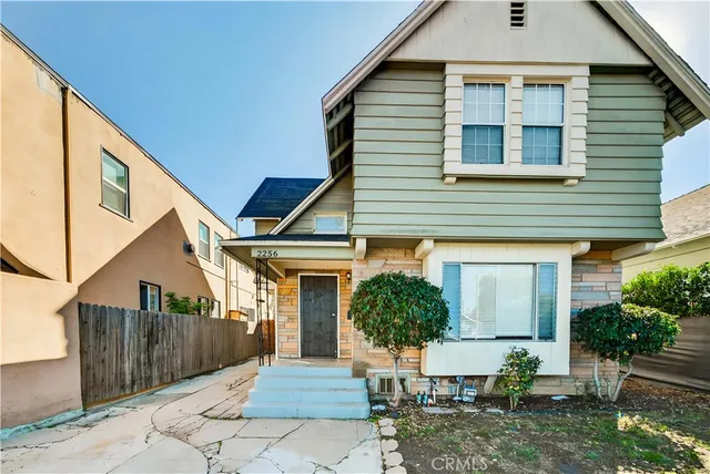 $749,950 | 2256 West 28th Street, Los Angeles, CA 90018