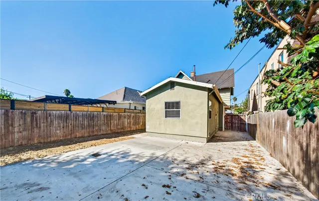 $749,950 | 2256 West 28th Street, Los Angeles, CA 90018