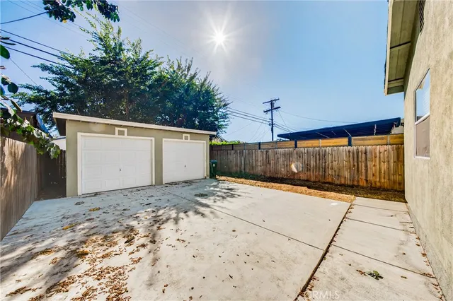 $749,950 | 2256 West 28th Street, Los Angeles, CA 90018