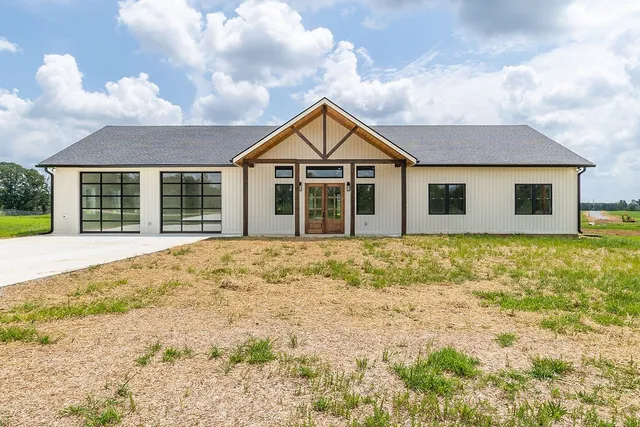 a front view of house with yard