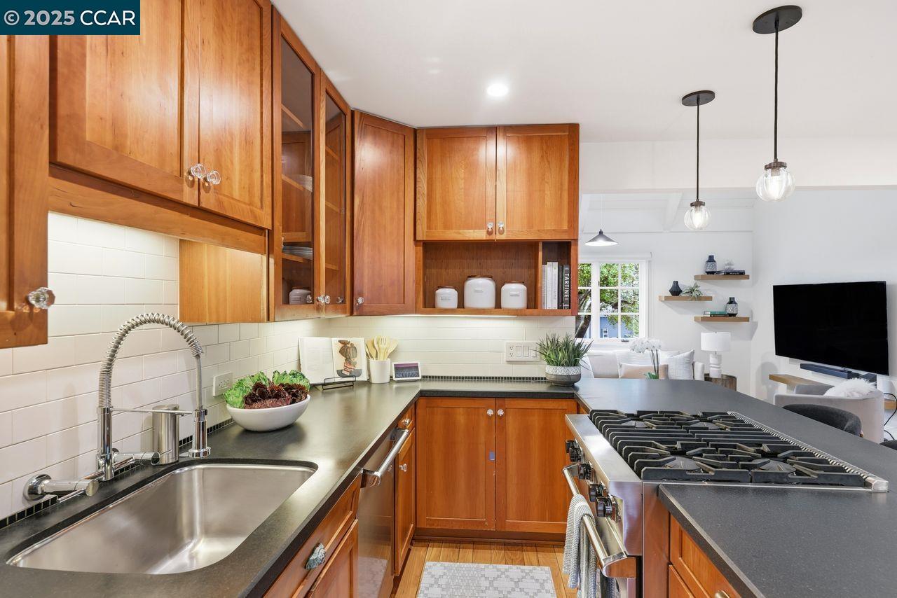 129 Spring Road Orinda, CA 94563 - Photo 10 of 22