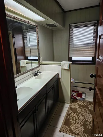 $147,000 | 1107 North Douglas Street, Peoria, IL 61606