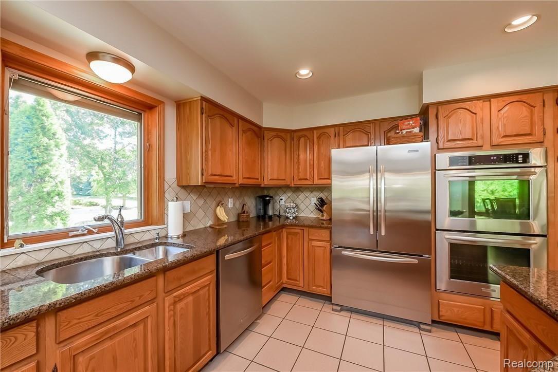 36140 Hardenburg Road Farmington, MI 48331 - Photo 40 of 69 0058.jpg