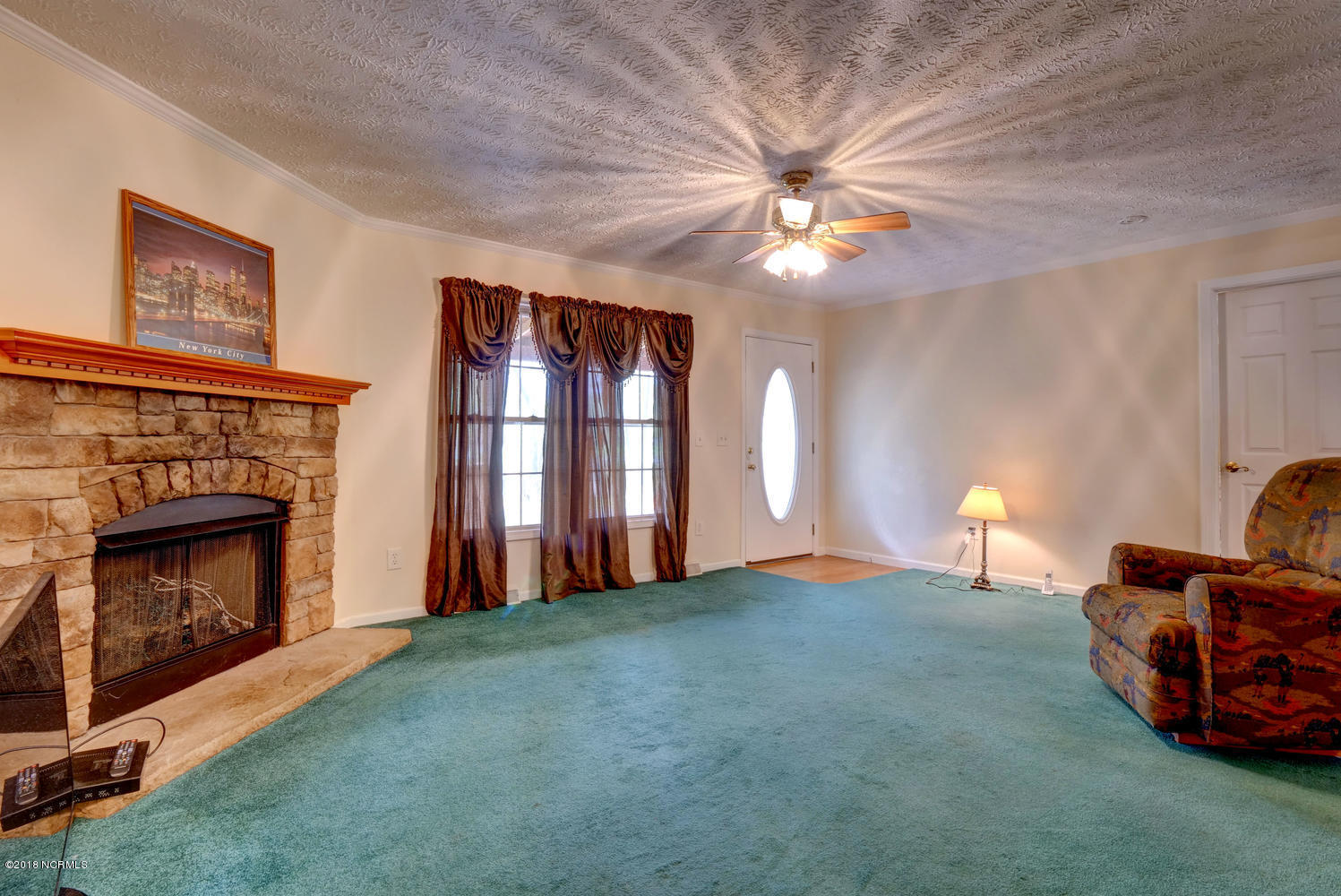 700 Morris Landing Road Holly Ridge, NC 28445 - Photo 5 of 26 Living Room View 3