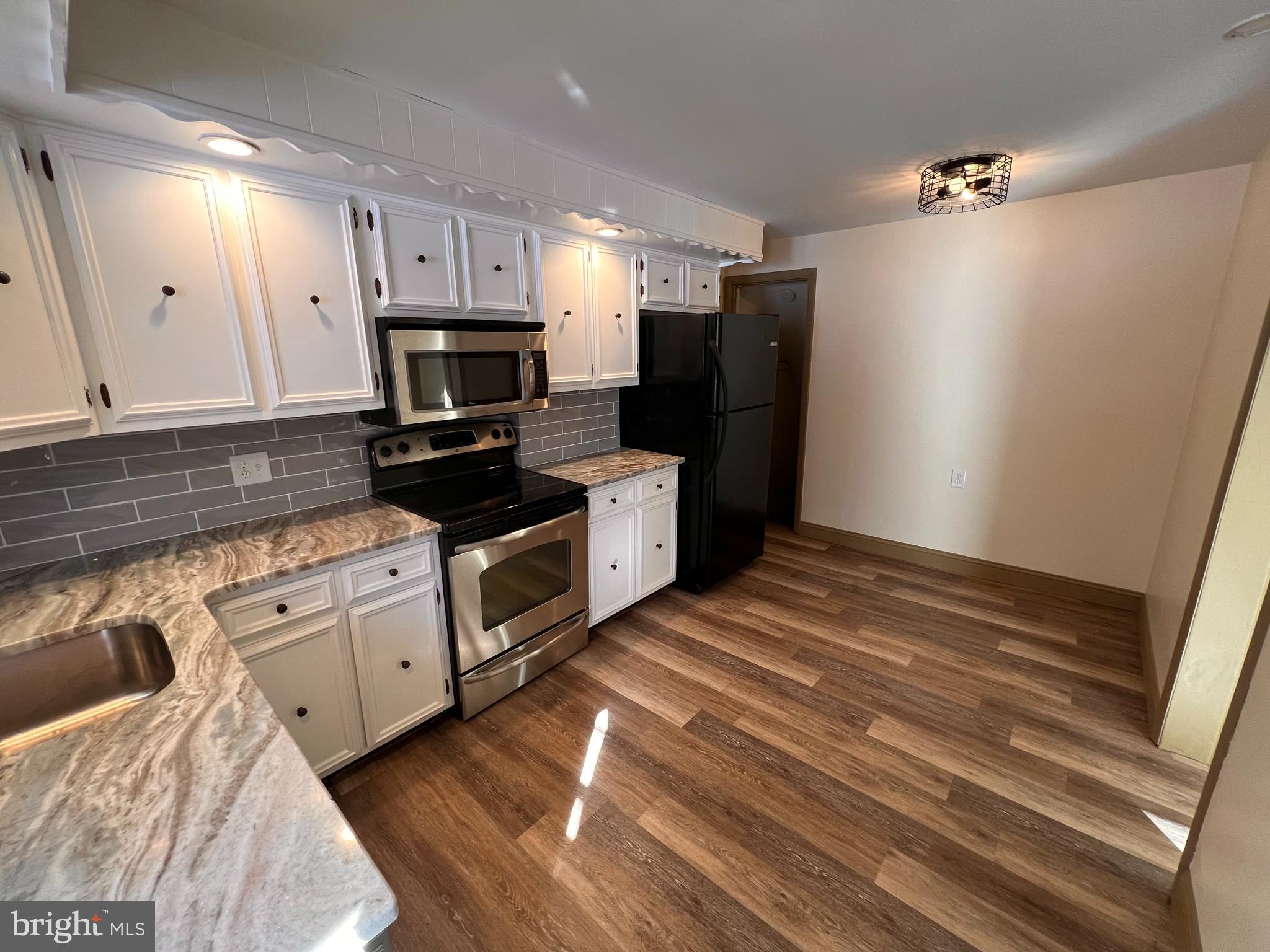 2268 Reading Reading, PA 19609 - Photo 13 of 18