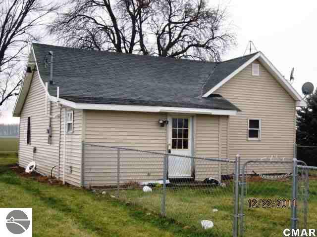 6707 East Harrison Road Breckenridge, MI 48615 - Photo 2 of 7 1767320-1.JPG