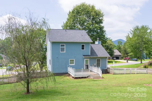 $329,000 | 1160 Mulberry Lane, Hickory, NC 28602