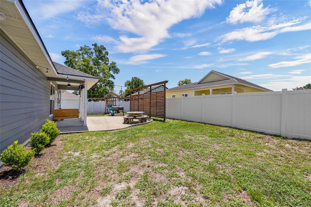 24825 Northwest 201st Road High Springs, FL 32643 - Photo 21 of 31 a view of a backyard with garden