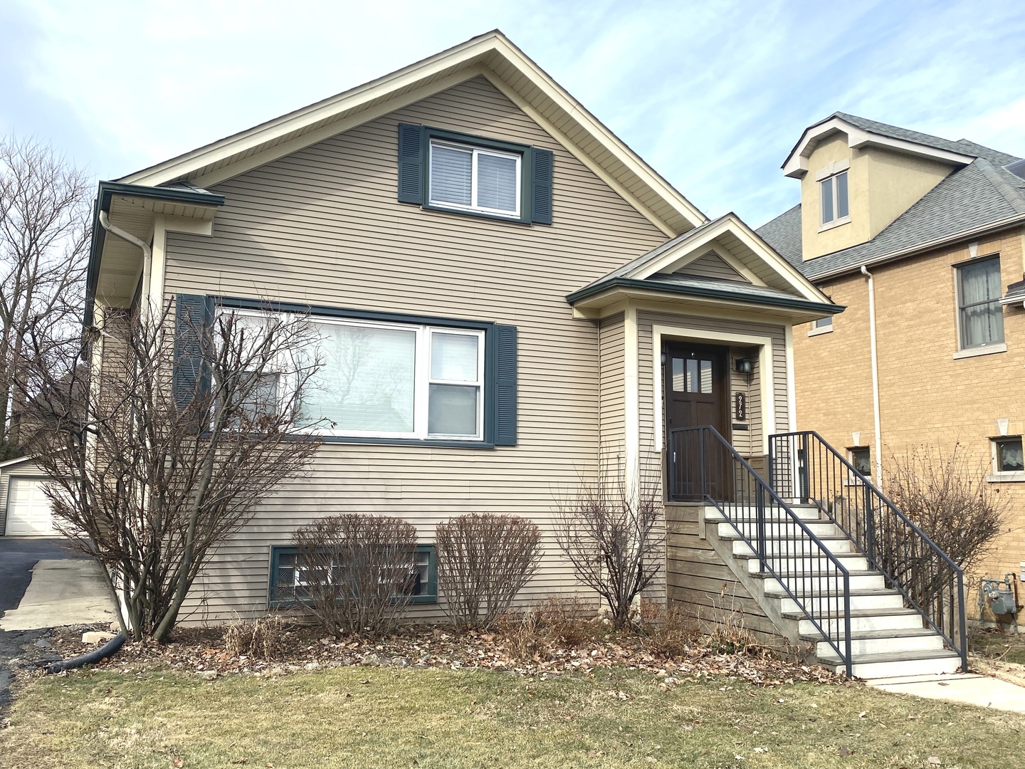 272 North Willow Road Elmhurst, IL 60126 - Photo 3 of 40 a front view of a house with a yard