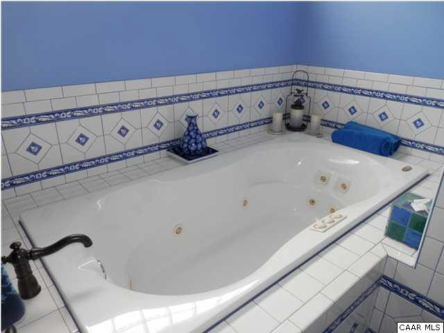 22140 Monrovia Road Orange, VA 22960 - Photo 13 of 43 Master Bath Retreat, 6' jetted tub w/ ceramic surround.