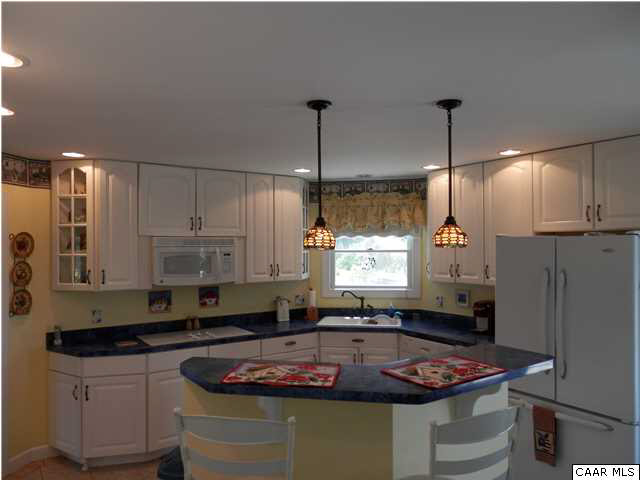 22140 Monrovia Road Orange, VA 22960 - Photo 21 of 43 Pendant lights, recessed lighting