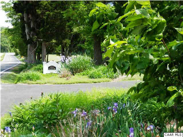 22140 Monrovia Road Orange, VA 22960 - Photo 3 of 43 Entry at paved drive