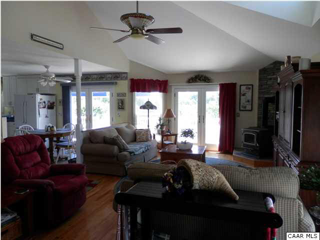 22140 Monrovia Road Orange, VA 22960 - Photo 8 of 43 Living Room