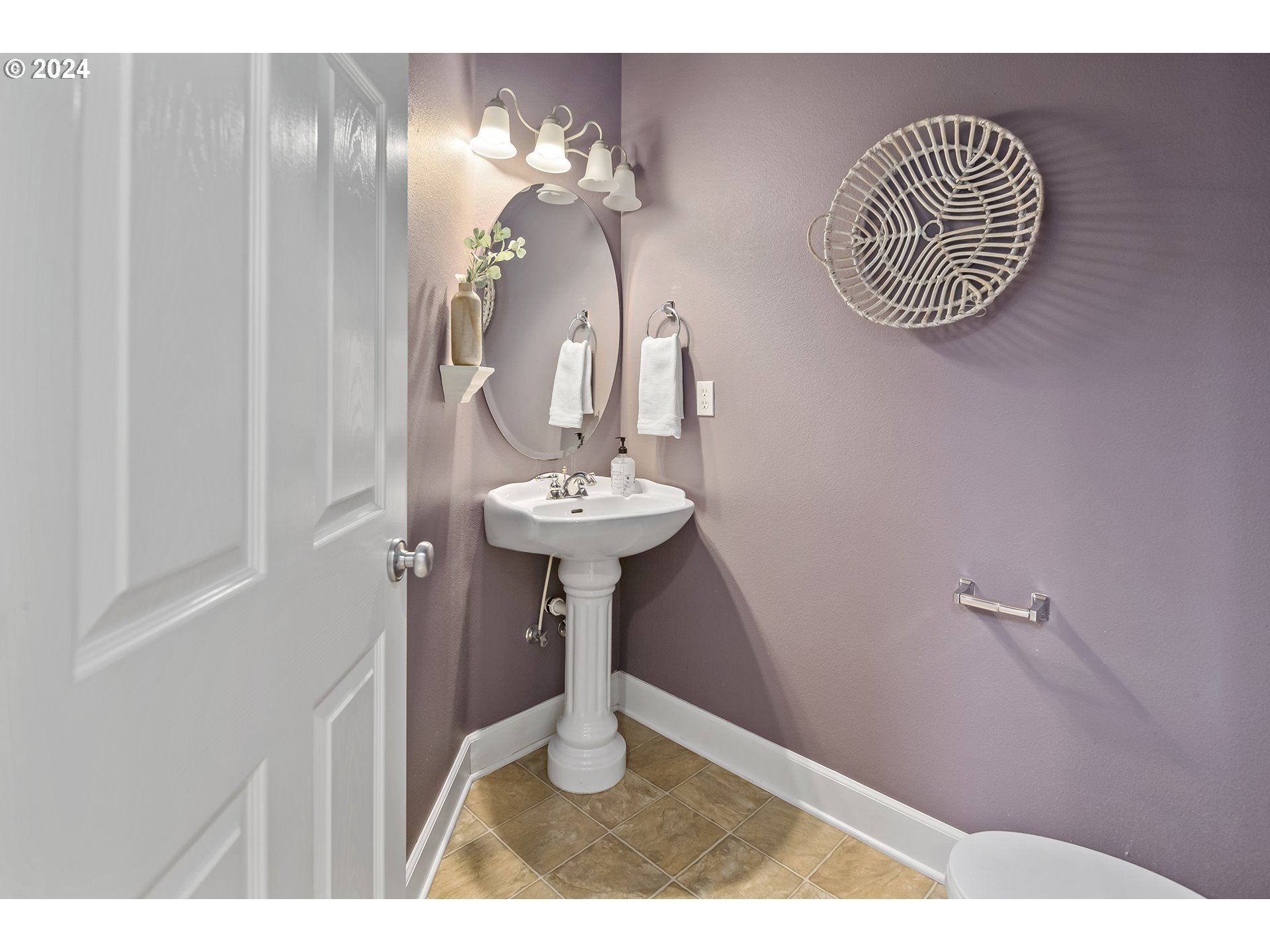 13780 Southwest Mapleview Lane Portland, OR 97224 - Photo 34 of 37 Bathroom